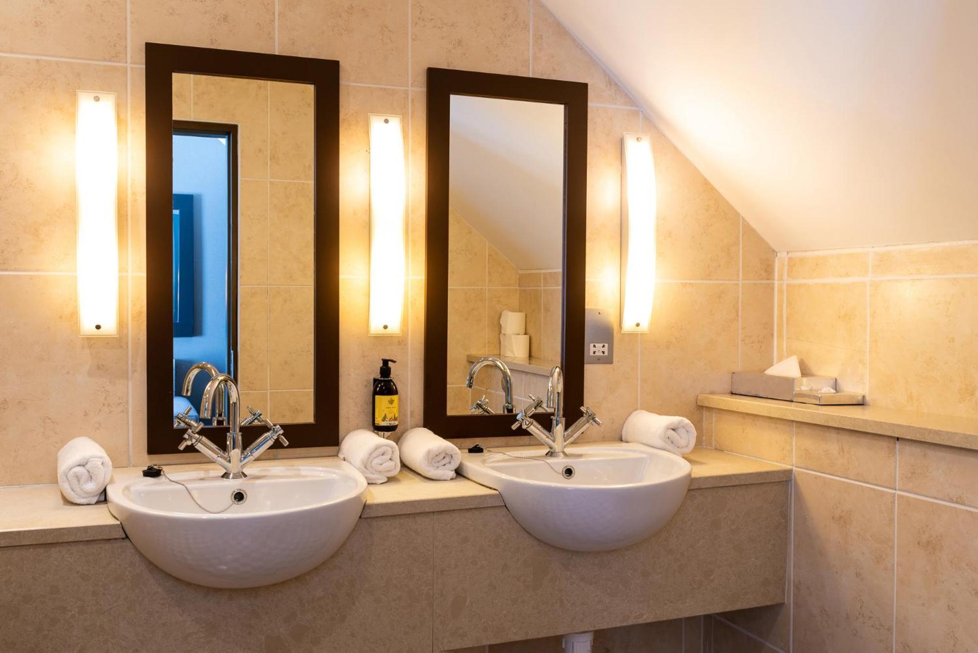 Cliffs Of Moher Hotel Liscannor Exterior photo